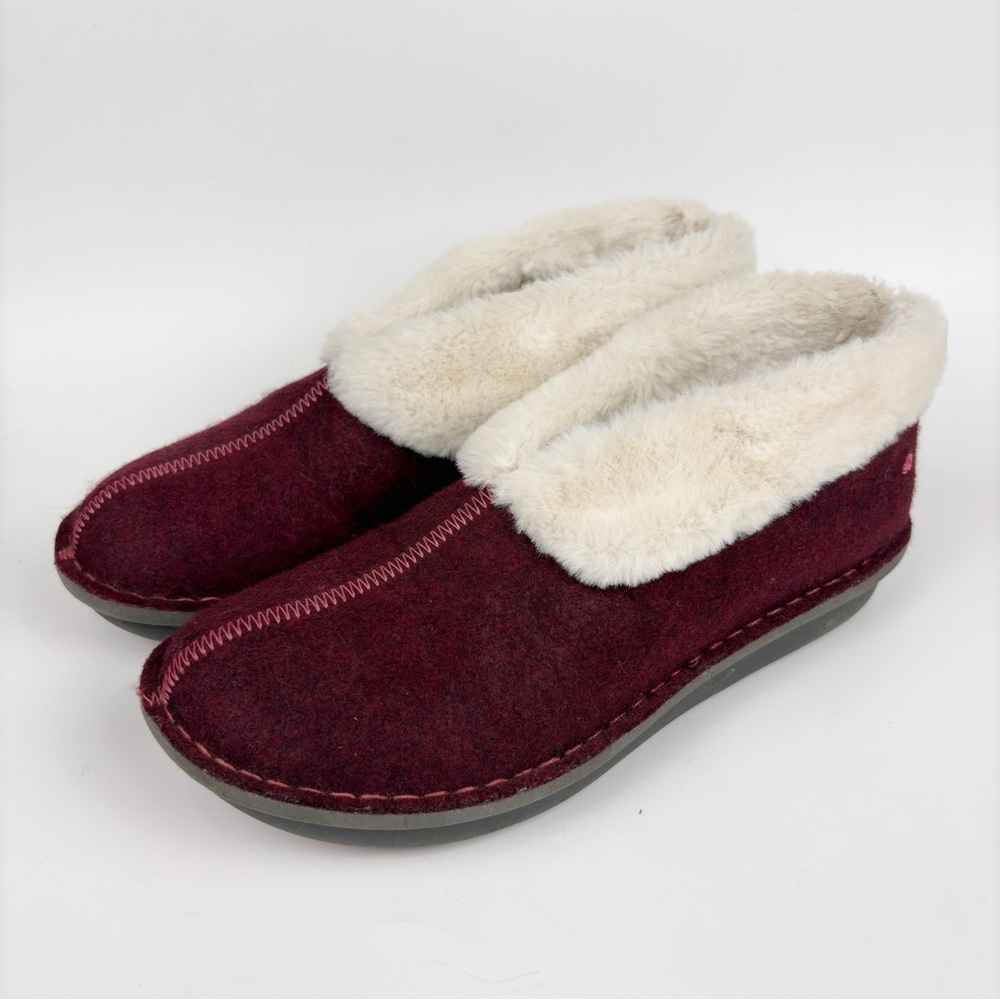 Clarks Cloudsteppers Slippers 9
